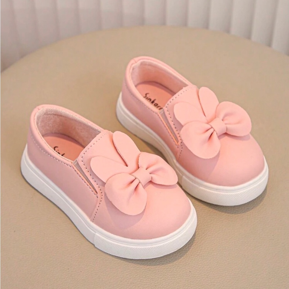 Kids Slip-On Sneakers with Bow Accent - Pink Size 13.5